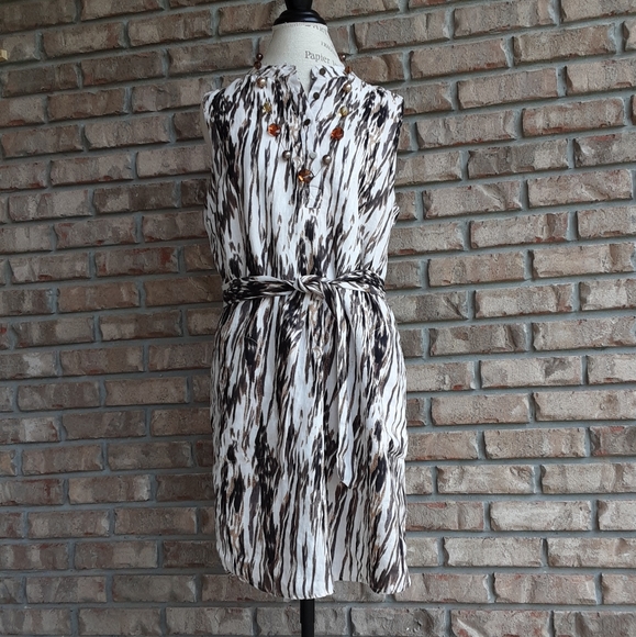 Cynthia Rowley Dresses & Skirts - Cynthia Rowley 100% linen sleeveless dress.